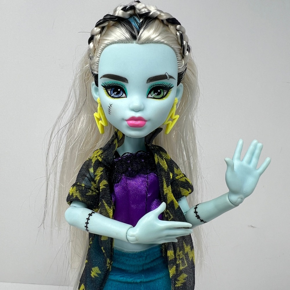 Monster High Frankie Stein G3 Doll Blue Purple Lightning‎ Bolt Fashion 2022
